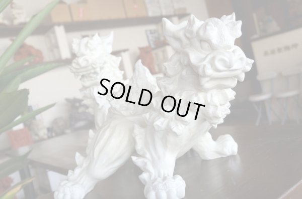 画像11: 琉球漆喰シーサー四足立ち（白・大）