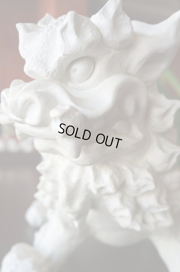 画像14: 琉球漆喰シーサー四足立ち（白・大）