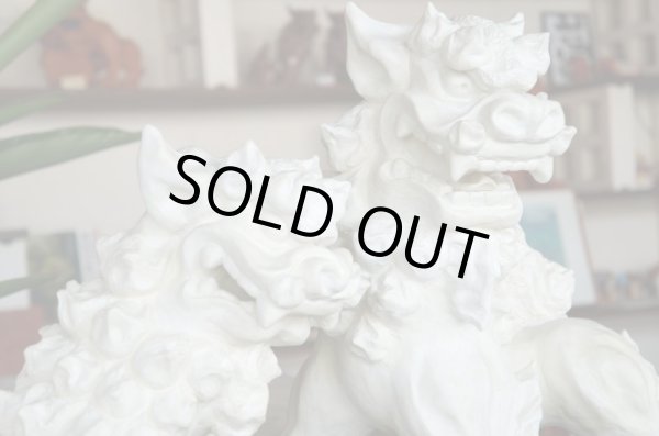 画像4: 琉球漆喰シーサー四足立ち（白・大）